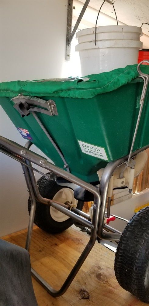 Lesco Spreader