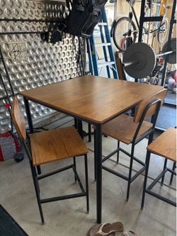High top table with chairs