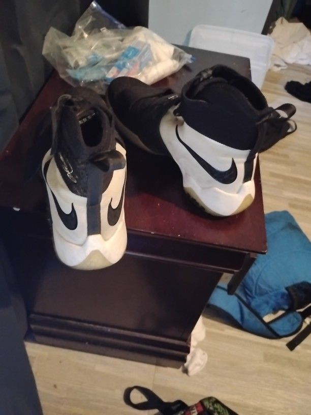 Nike Basketball Shoes Size 12