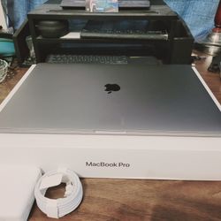 16 Inch Apple MacBook Pro, Core i9, 1TB, 32gb Ram, Radeon Pro, Updated MacOS