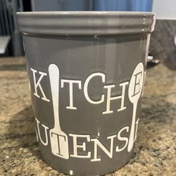 Utensils Holder $10 Like New !!! 