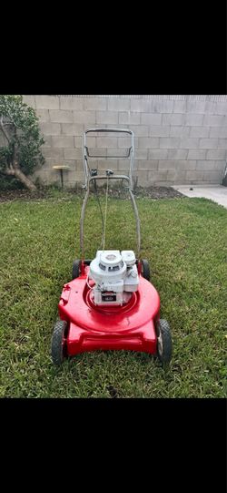 Lawn Mower (Just Serviced)