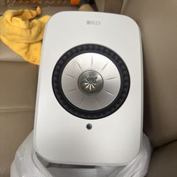 KEF LSX II ( BRAND NEW )