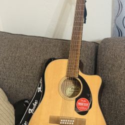 12 string acoustic-electric Guitar Fender / requinto