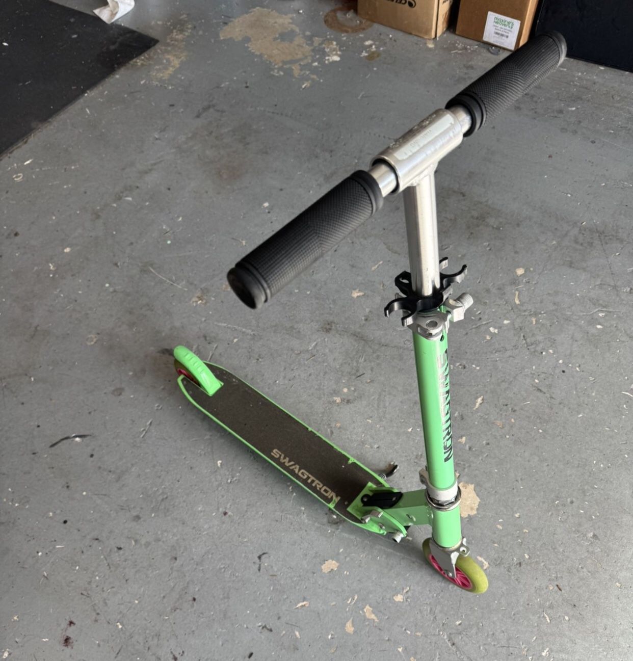 Swagtron K1 Kick Scooter
