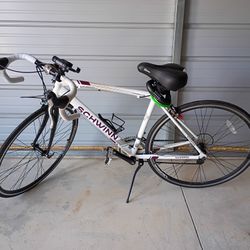Schwinn Phocus 1600 road bike
