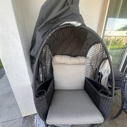 Large Egg Hanging Chair with Stand – Like New