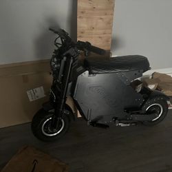 72v 10KW Electric Scooter Seated