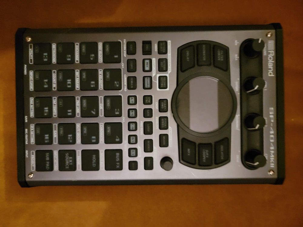 Roland SP404 MKII Sampler MK2