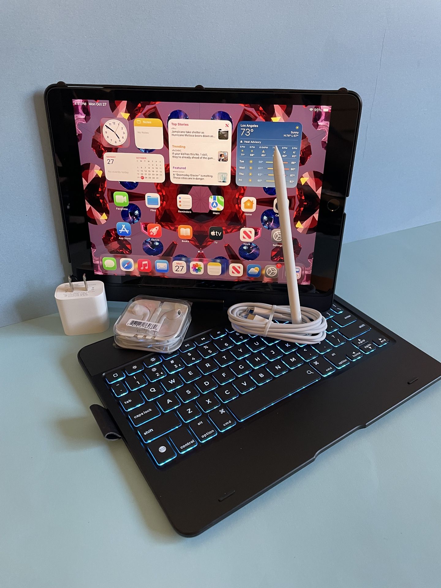 Apple IPad 9th Generation (10.2” Retina /Touch ID /IOS 18/ 2021 Model) 64GB with Pen, Keyboard  & Accessories 