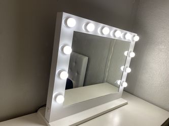 Light up vanity mirror