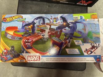 Hot Wheels Racer Verse Spider-Man Vs Black Panther