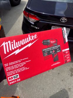 Milwaukee Drill/Driver M12 Subcompact Brushless 3/8