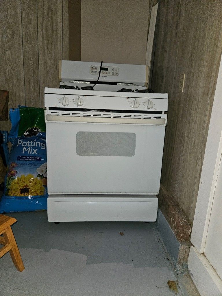 Hotpoint 30" Gas Stove & Oven – Works Great (Broil Works Perfectly, Bake Needs Fix)