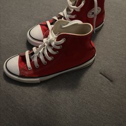Red Converse SZ. 3 Youth $10