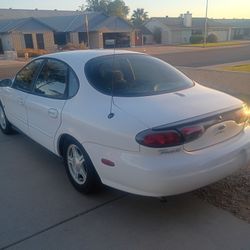 1999 Ford Taurus