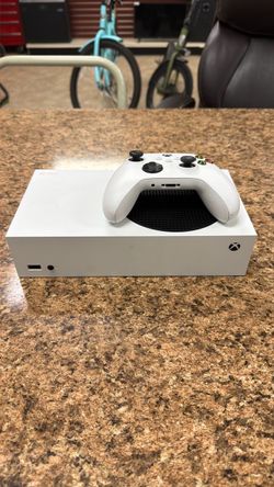 Xbox Series S w/ Controller