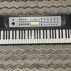 Yamaha Electric Keyboard 