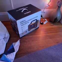 solar Power Generator  1000 watts   new