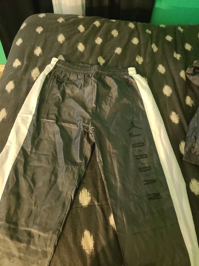 AIR JORDAN SWEATSUIT for Sale in Stockton, CA OfferUp