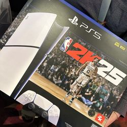 PS5  (PlayStation 5)