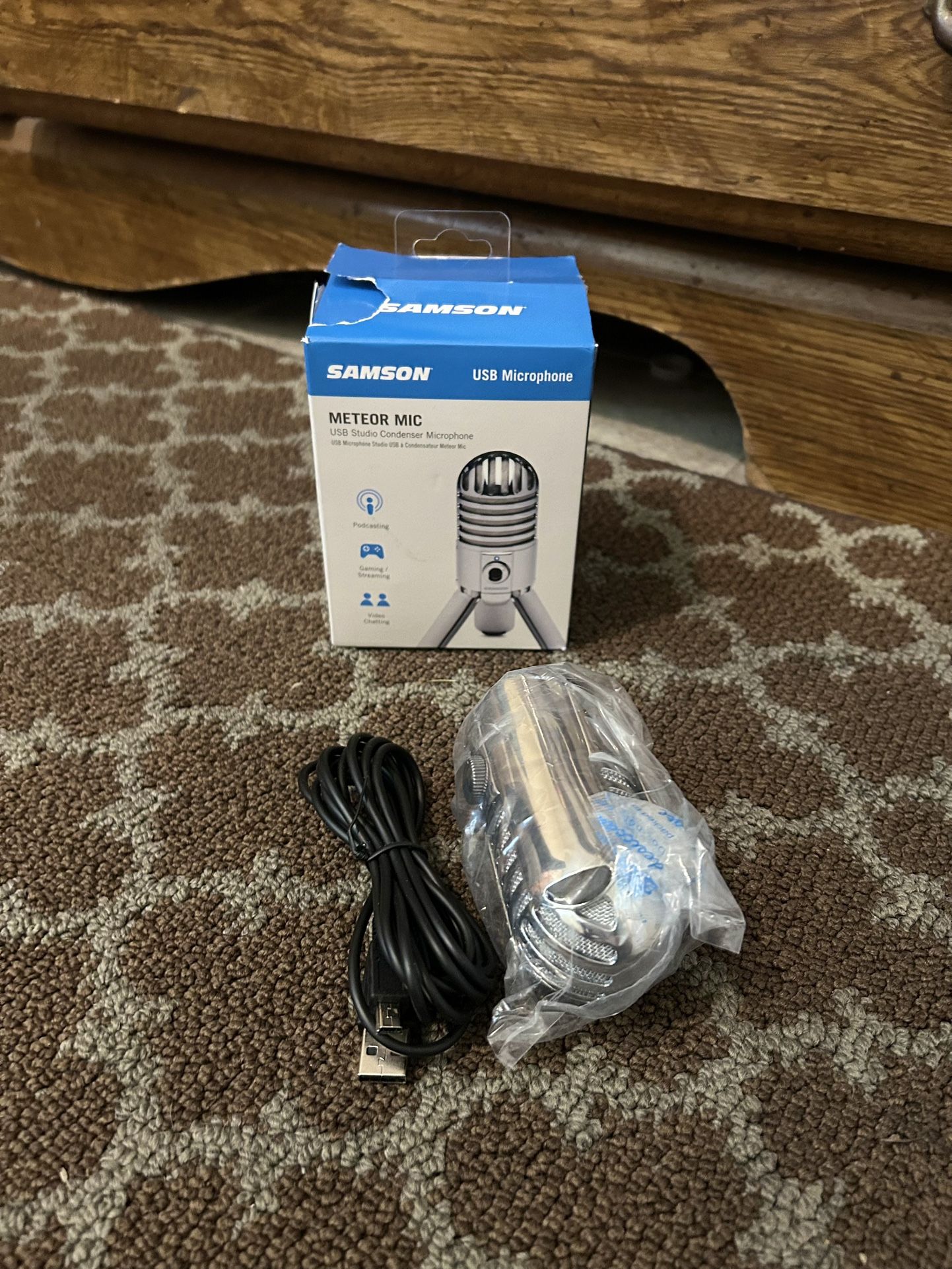 Samson Meteor USB Mic – Studio Quality, Plug & Play