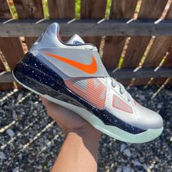 Nike KD 4 Galaxy (Size 8)
