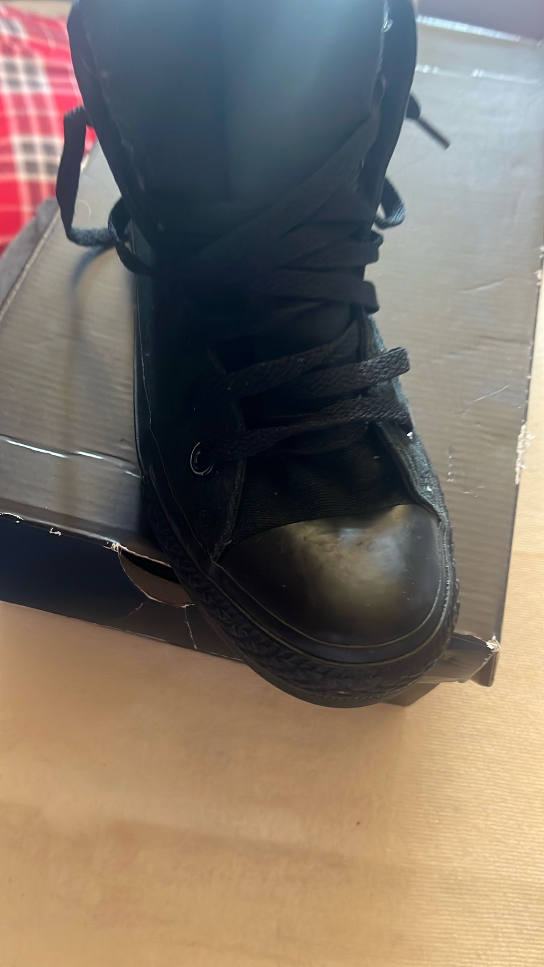 tennis converse both size 4 color black