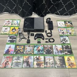 500GB Xbox One Comes With Charging Station 2 Rechargeable Batteries One Controller And 24 Games 