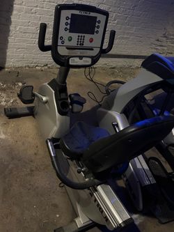 TRUE FITNESS RC900 RECUMBENT BIKE