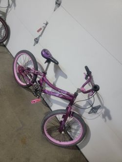Girls bike  good condition