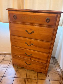 Dresser / chest