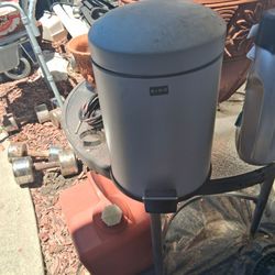 Small waste can