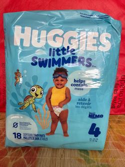 Huggies little swimmers size 4