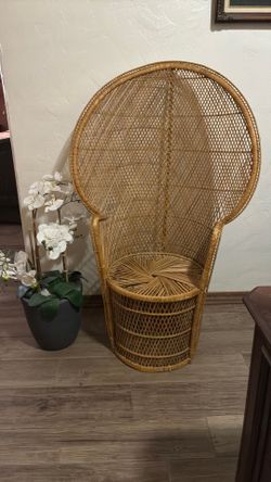 Chair peacock