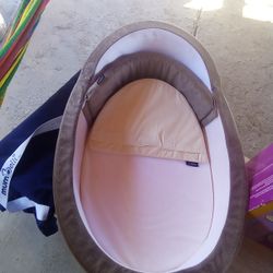 Infant Bed Cama Movil Para Bebe Y Caja De Pampers 