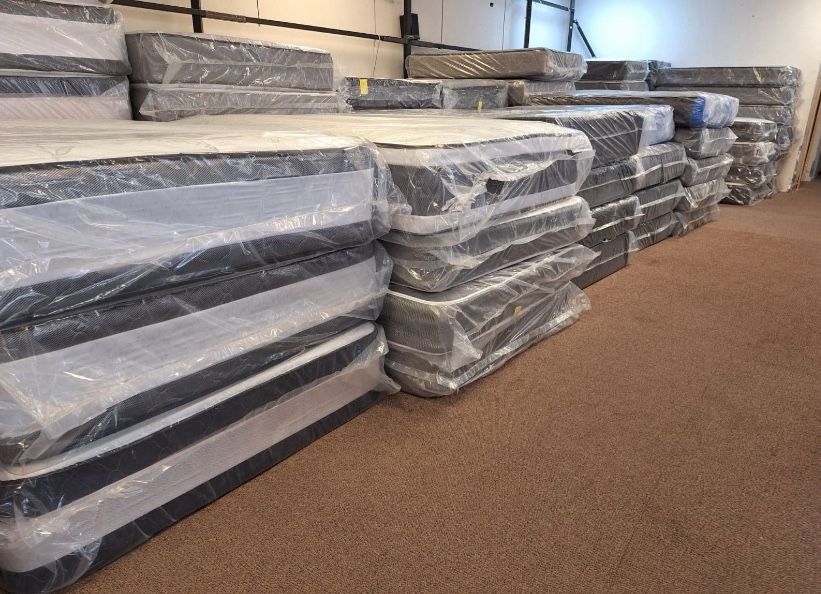 Queen Mattress - Double Sides - Come With Free Box Spring - Free Delivery 🚚 Today