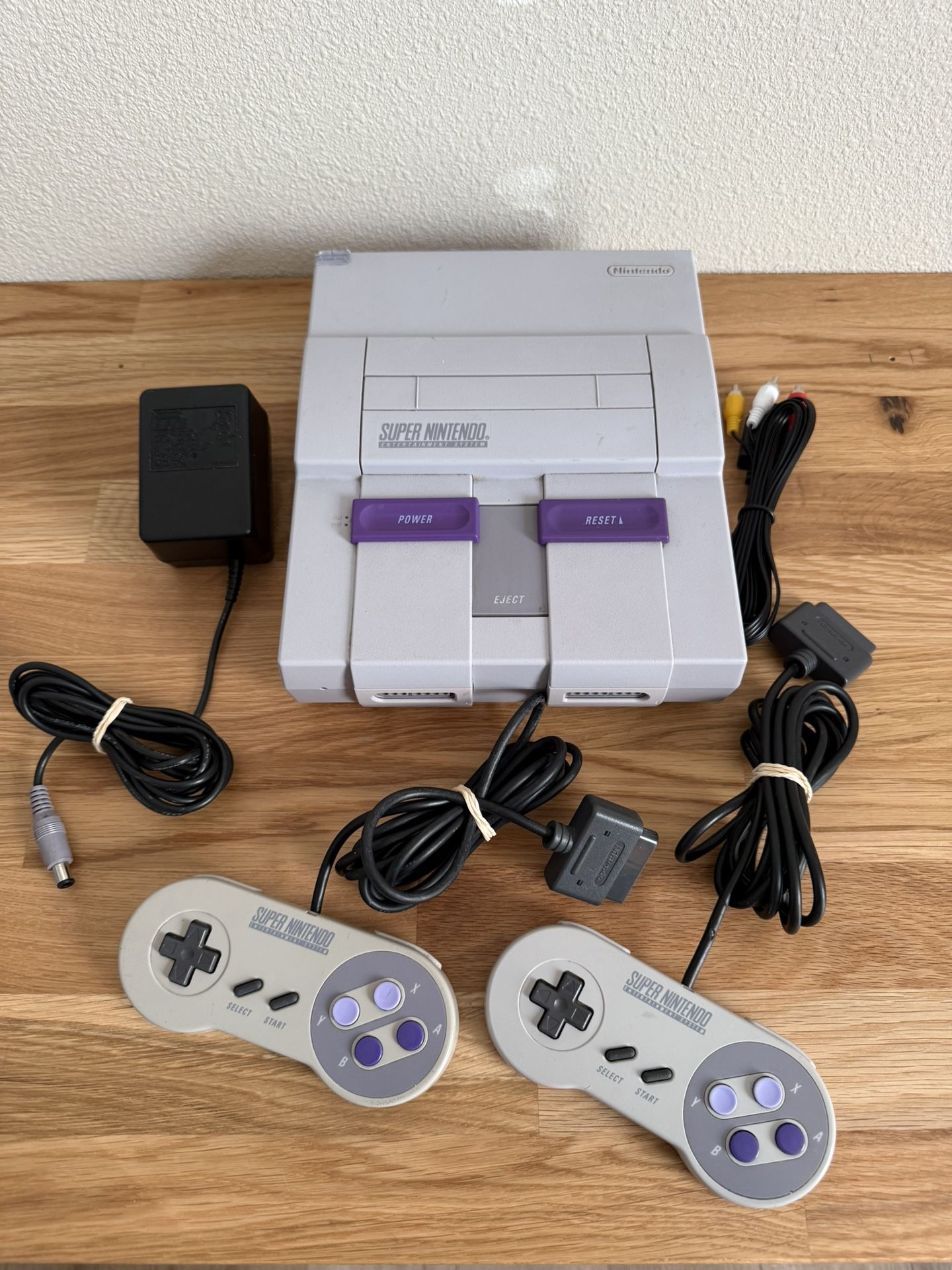 SNES Super Nintendo Console 2 Controllers 