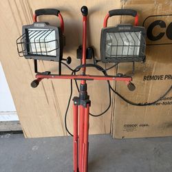 Craftsman Tripod Light 