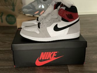 Jordan 1 Retro High Light Smoke Grey (SIZE 10.5, 8 and 9 BRAND NEW)