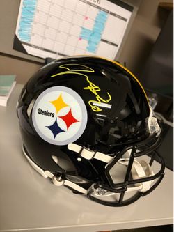 STEELERS FANS!!! Authentic Signed football helmet. Jaylen Warren