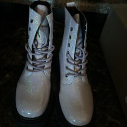 Women’s Sparkly Boots