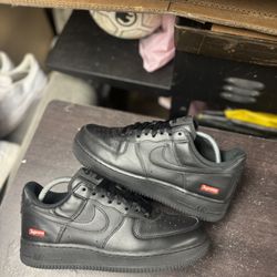 Air Force 1 Low Supreme Black 