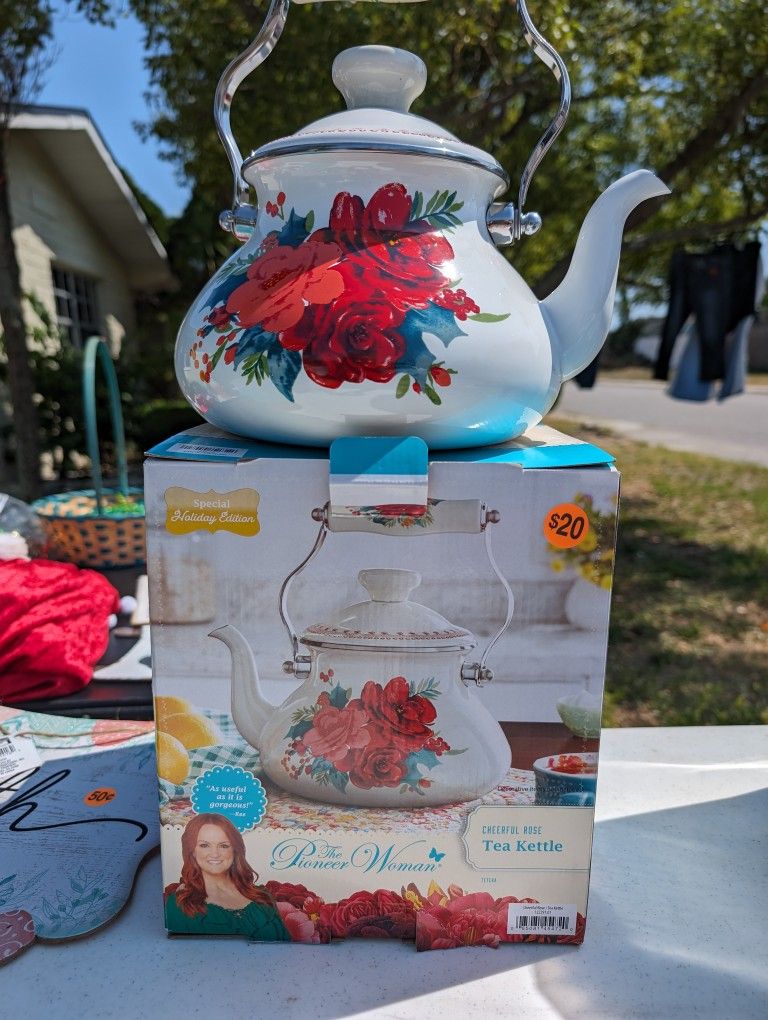 Pioneer Woman Special Holiday Edition: Cheerful Rose Tea Kettle