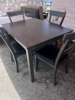 Bonito Comedor De Madera Color Gris