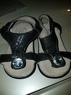 Baby girl squeaky sandals