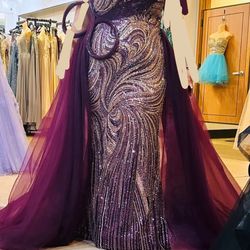 Beautiful formal gown size 16 corset in the back