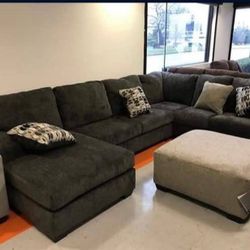 Ballinasloe Smoke 3pc Sectional w/ Chaise  