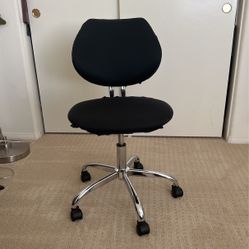 Black Desk Chair