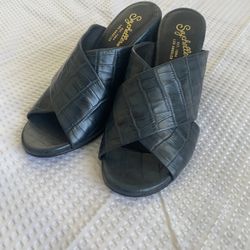 Seychelles Women's Dark Blue Fleet Cross Leather Strap 2.75” Heeled US Size 6